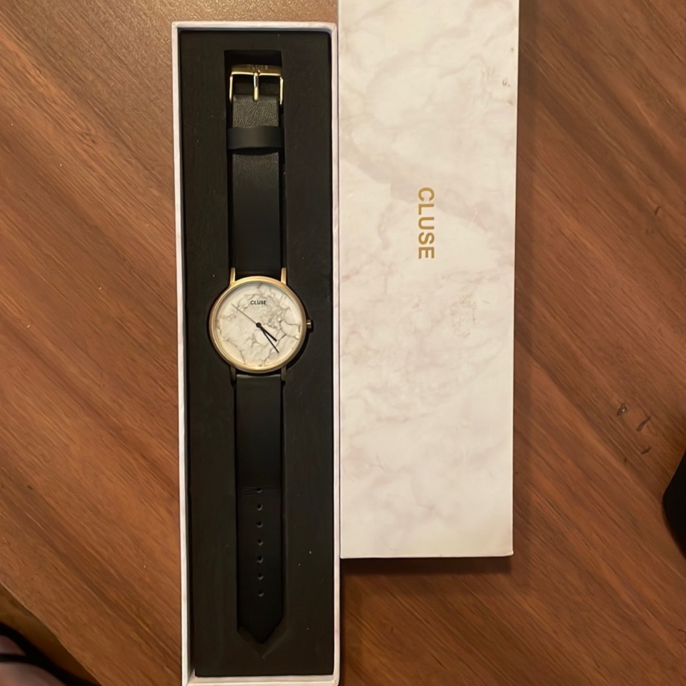 Never Worn genuine leather Cluse watch